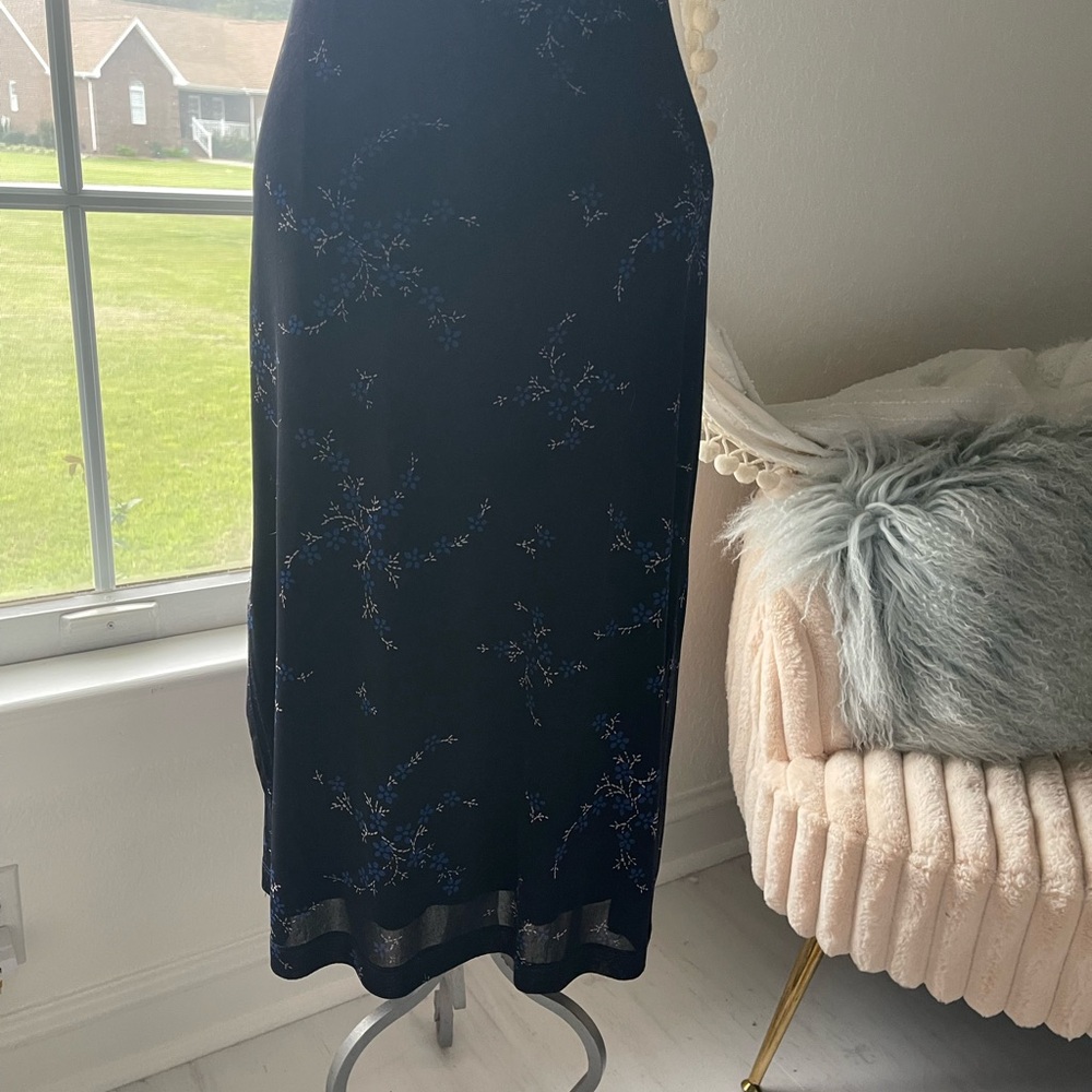 Chic Black Floral Midi Skirt